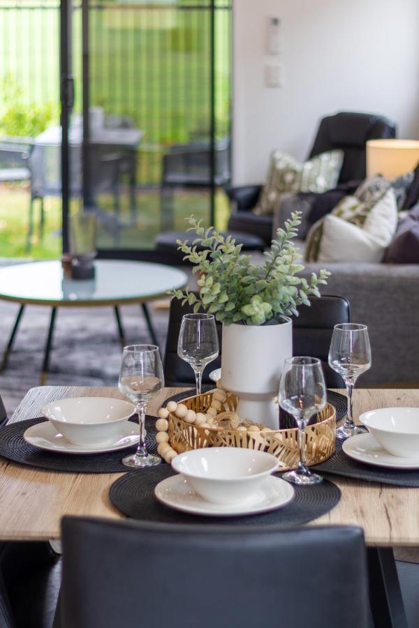 크라이스트처치 Peaceful Park View Townhouse 2 Bed W/Carpark 아파트 외부 사진