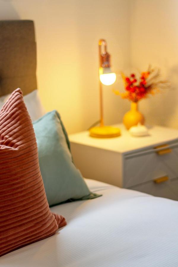 크라이스트처치 Peaceful Park View Townhouse 2 Bed W/Carpark 아파트 외부 사진