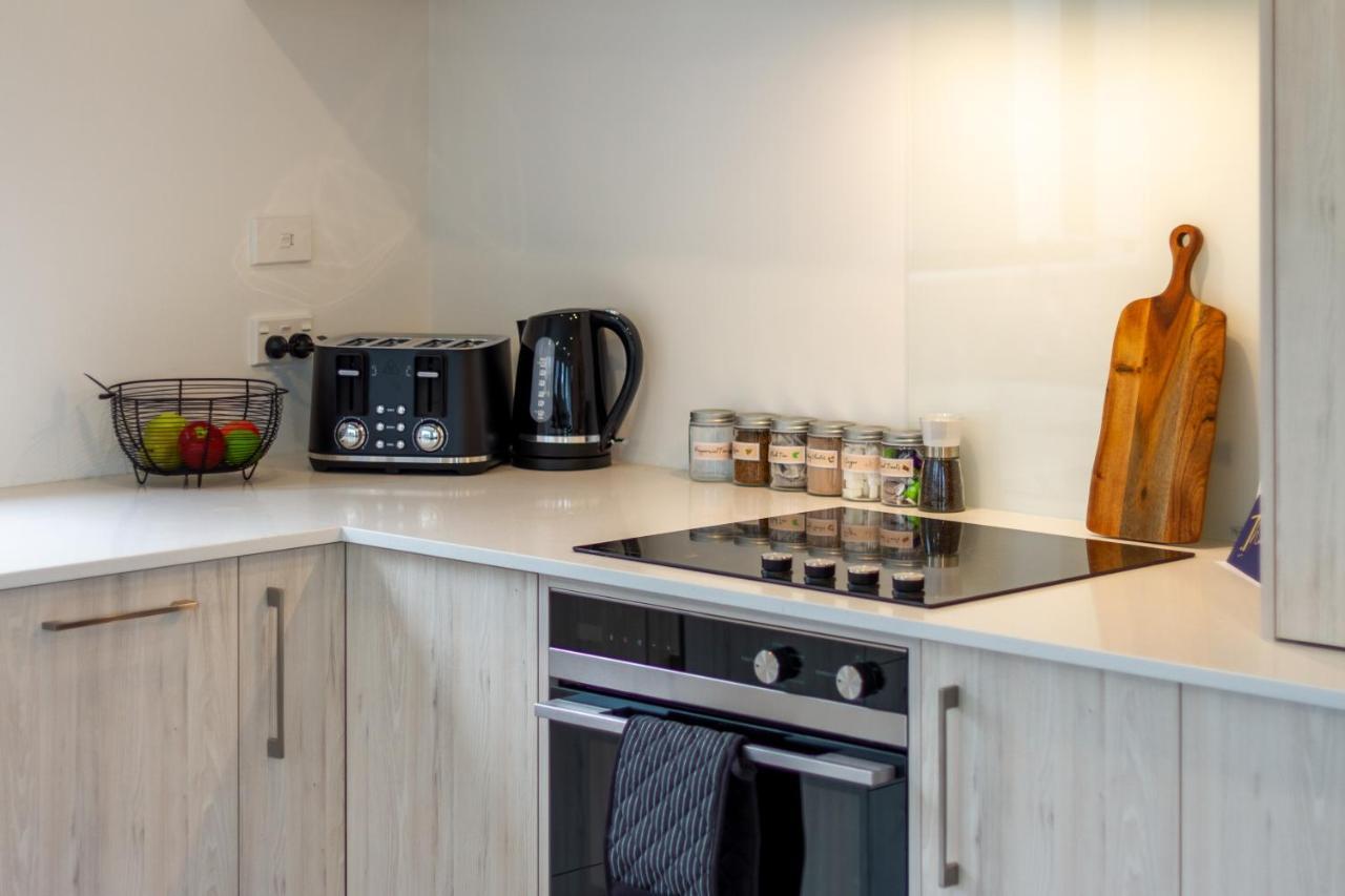 크라이스트처치 Peaceful Park View Townhouse 2 Bed W/Carpark 아파트 외부 사진