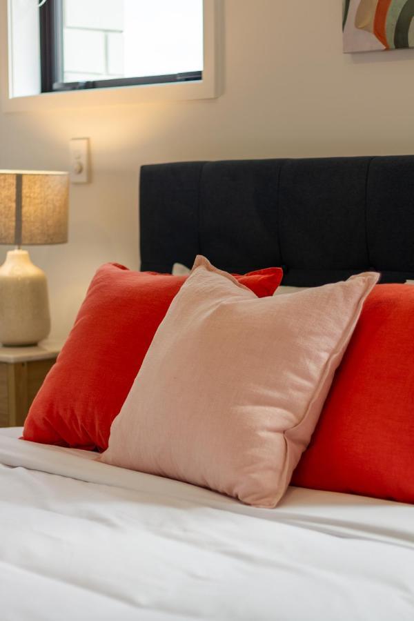 크라이스트처치 Peaceful Park View Townhouse 2 Bed W/Carpark 아파트 외부 사진